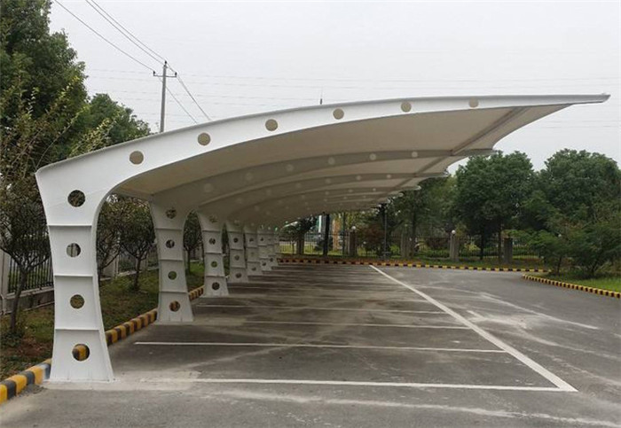 鋼結(jié)構(gòu)車棚