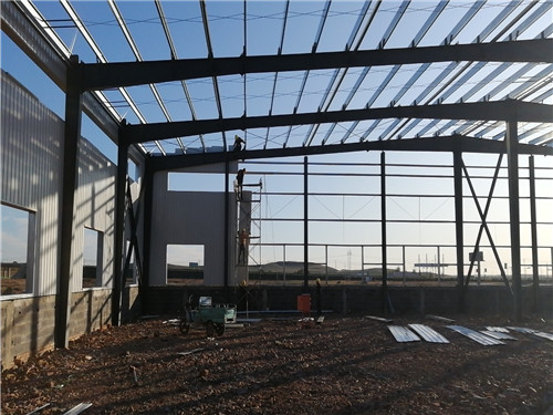 內(nèi)蒙古太仆寺旗<strong>鋼結(jié)構(gòu)</strong>廠房工程